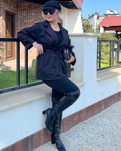 ترنچکت Black